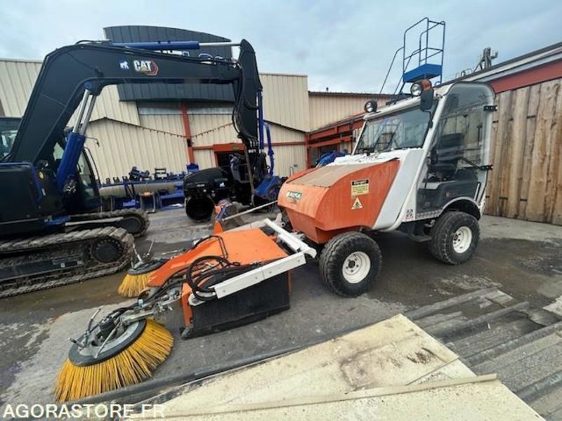 BALAYEUSE/RAMASSEUSE AUSA BD202HL 2015 212 HEURES - Road sweeper: picture 1 BALAYEUSE/RAMASSEUSE AUSA BD202HL 2015 212 HEURES - Road sweeper: picture 1