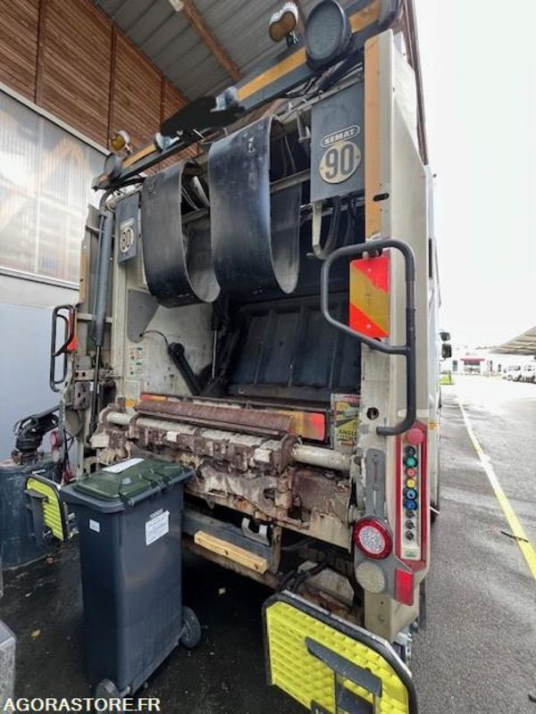 BENNE A ORDURES MENAGERES RENAULT - Garbage truck: picture 3 BENNE A ORDURES MENAGERES RENAULT - Garbage truck: picture 3