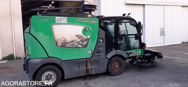 BROSSEUSE ASPIRATIRICE AQUAZURA MC200 - Road sweeper: picture 2 BROSSEUSE ASPIRATIRICE AQUAZURA MC200 - Road sweeper: picture 2