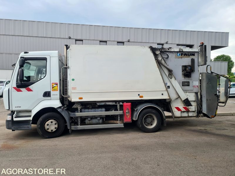 Benne à Ordures Ménagères 12T - CD848VN - 2012 - 198742kms - Garbage truck: picture 2 Benne à Ordures Ménagères 12T - CD848VN - 2012 - 198742kms - Garbage truck: picture 2
