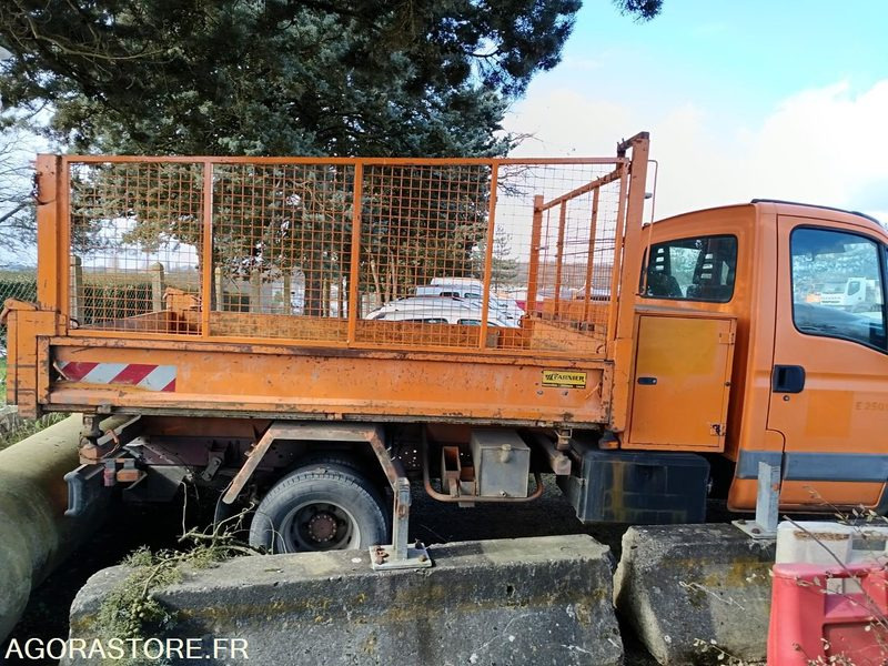CAMION IVECO DAILY 65 C15 - Tribenne be-538-nj - Tipper van: picture 4 CAMION IVECO DAILY 65 C15 - Tribenne be-538-nj - Tipper van: picture 4