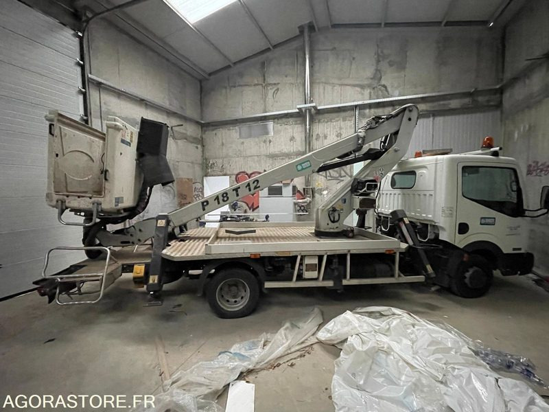 CAMION NACELLE NISSAN IMER P18T12 28740 KM 2015 - Truck mounted aerial platform: picture 3 CAMION NACELLE NISSAN IMER P18T12 28740 KM 2015 - Truck mounted aerial platform: picture 3