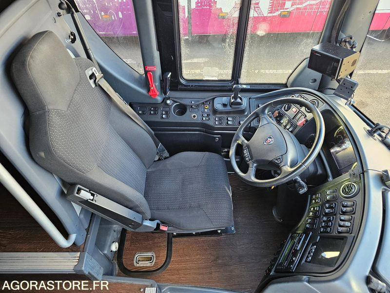 CAR SCANIA OMNIEXPRESS - DX066PZ - 2015 - 825143 KMS - 131 - Coach: picture 5 CAR SCANIA OMNIEXPRESS - DX066PZ - 2015 - 825143 KMS - 131 - Coach: picture 5