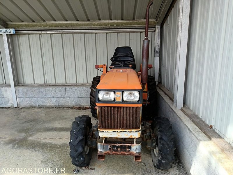 CZ-274-MP tracteur Shibaura - Farm tractor: picture 1 CZ-274-MP tracteur Shibaura - Farm tractor: picture 1