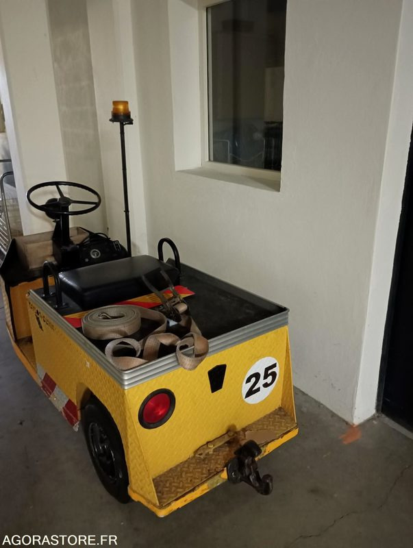 Chariot électrique TAYLOR DUNN - Bon état - 2010 - Tow tractor: picture 2 Chariot électrique TAYLOR DUNN - Bon état - 2010 - Tow tractor: picture 2