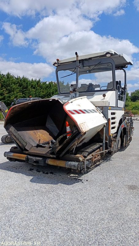 FINISSEUR VOGELE SUPER 1600 - 2011 / 10299 HEURES - Construction machinery: picture 1 FINISSEUR VOGELE SUPER 1600 - 2011 / 10299 HEURES - Construction machinery: picture 1
