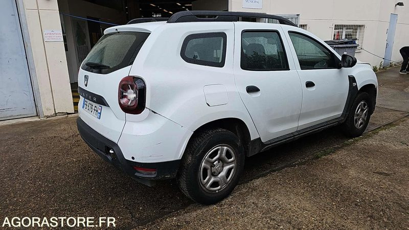 DACIA DUSTER - FB767FH - Car: picture 3 DACIA DUSTER - FB767FH - Car: picture 3
