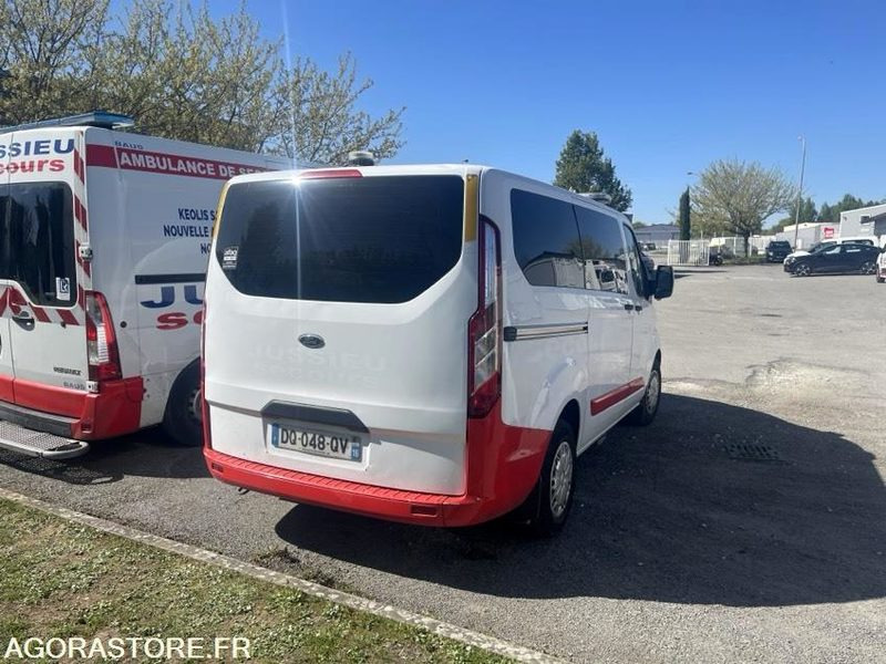 DQ-048-QV - Non Roulant - Pour pièces - FORD CUSTOM - VASP - 361 398 Kms - Ambulance: picture 4 DQ-048-QV - Non Roulant - Pour pièces - FORD CUSTOM - VASP - 361 398 Kms - Ambulance: picture 4
