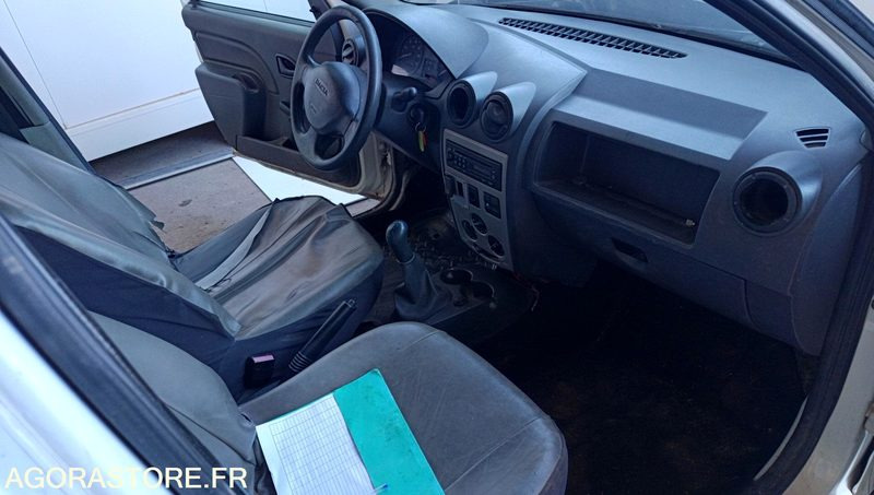 Dacia Logan - 2012 - 111131km - Pickup truck: picture 5 Dacia Logan - 2012 - 111131km - Pickup truck: picture 5