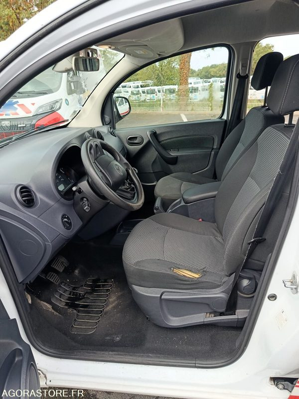 EF-009-ES - Roulant - MERCEDES CITAN - PMR 1FR - CT def - VASP - 284 579 Kms - Car: picture 5 EF-009-ES - Roulant - MERCEDES CITAN - PMR 1FR - CT def - VASP - 284 579 Kms - Car: picture 5