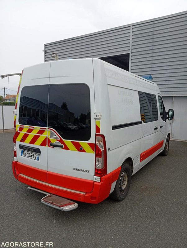 EH-025-LT - Roulant - RENAULT MASTER - VASP - 363 000 Kms - Ambulance: picture 3 EH-025-LT - Roulant - RENAULT MASTER - VASP - 363 000 Kms - Ambulance: picture 3