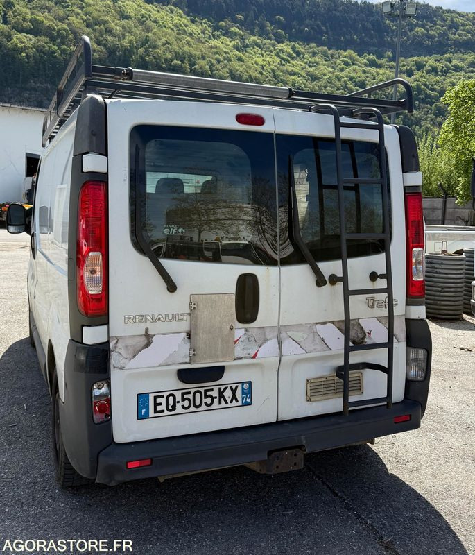 EQ505KX - RENAULT TRAFIC 1.9 dci 100 - - Panel van: picture 4 EQ505KX - RENAULT TRAFIC 1.9 dci 100 - - Panel van: picture 4