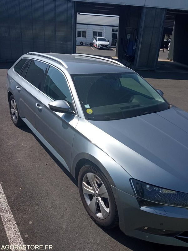 ET-350-JR - Roulant - SKODA OCTAVIA SUPERB - VP - BVA - 199 800 Kms - Car: picture 3 ET-350-JR - Roulant - SKODA OCTAVIA SUPERB - VP - BVA - 199 800 Kms - Car: picture 3