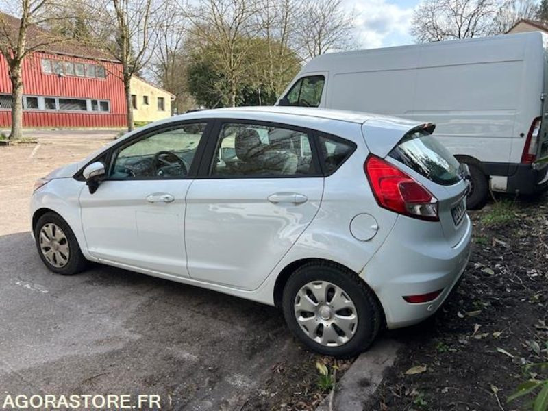 FORD FIESTA - Diesel 1.5 l - 184 000 KM - 2016 - Car: picture 3 FORD FIESTA - Diesel 1.5 l - 184 000 KM - 2016 - Car: picture 3