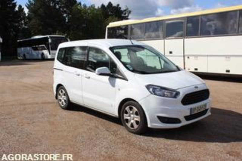FORD TOURNEO - 2017 - 155 191 KMS - EP245FZ - Small van: picture 2 FORD TOURNEO - 2017 - 155 191 KMS - EP245FZ - Small van: picture 2
