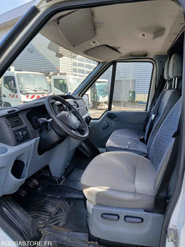 FORD TRANSIT 130 T 350 - 2007 - 215 772km - Panel van: picture 4 FORD TRANSIT 130 T 350 - 2007 - 215 772km - Panel van: picture 4