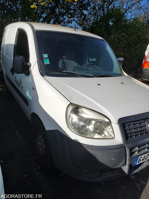 Fiat Doblo Essence et GNV - Small van: picture 3 Fiat Doblo Essence et GNV - Small van: picture 3