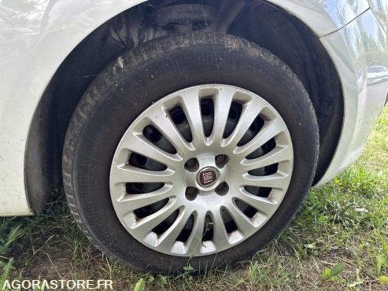 Fiat Punto - BW504YJ - Car: picture 4 Fiat Punto - BW504YJ - Car: picture 4