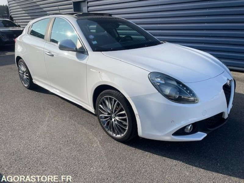 GIULIETTA LUSSO 1.4i TB 150cv S§S-12/2016-89360KM - Car: picture 4 GIULIETTA LUSSO 1.4i TB 150cv S§S-12/2016-89360KM - Car: picture 4