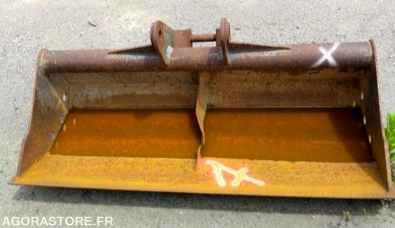 GODET CURAGE TRACTO CASE 1.50 AVEC LAME - Backhoe loader: picture 1 GODET CURAGE TRACTO CASE 1.50 AVEC LAME - Backhoe loader: picture 1