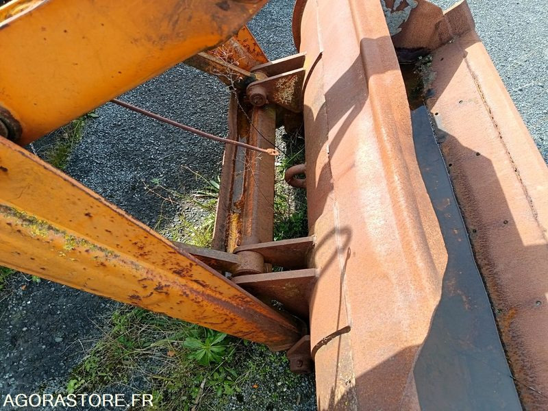 GS-326-KZ Tracteur Renault 652 + chargeur - Farm tractor: picture 5 GS-326-KZ Tracteur Renault 652 + chargeur - Farm tractor: picture 5