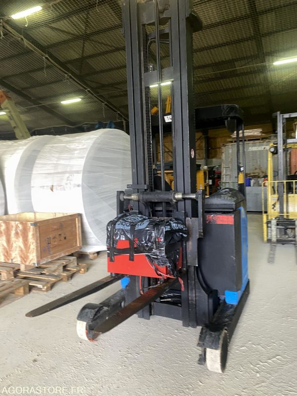 Gerbeur FENWICK LINDE R14 1.4T Triplex 7595mm - Reach truck: picture 3 Gerbeur FENWICK LINDE R14 1.4T Triplex 7595mm - Reach truck: picture 3