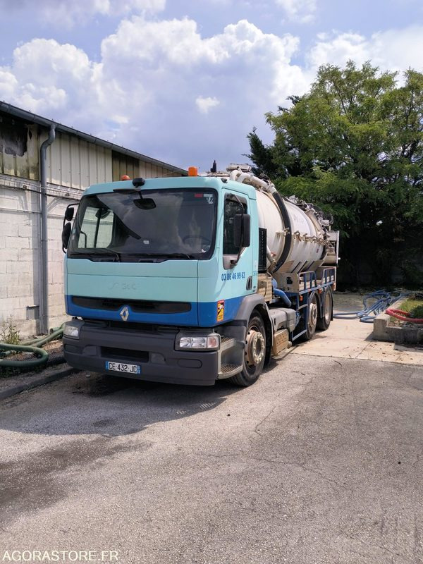 Hydrocureur HUWER RENAULT 24 T CE432JC (VENTE UNIQUEMENT EXPORT) - Vacuum truck: picture 1 Hydrocureur HUWER RENAULT 24 T CE432JC (VENTE UNIQUEMENT EXPORT) - Vacuum truck: picture 1