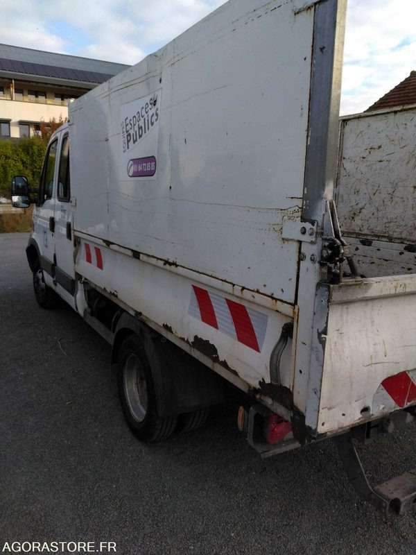 IVECO 35C13 N0 230 - Tipper van: picture 2 IVECO 35C13 N0 230 - Tipper van: picture 2