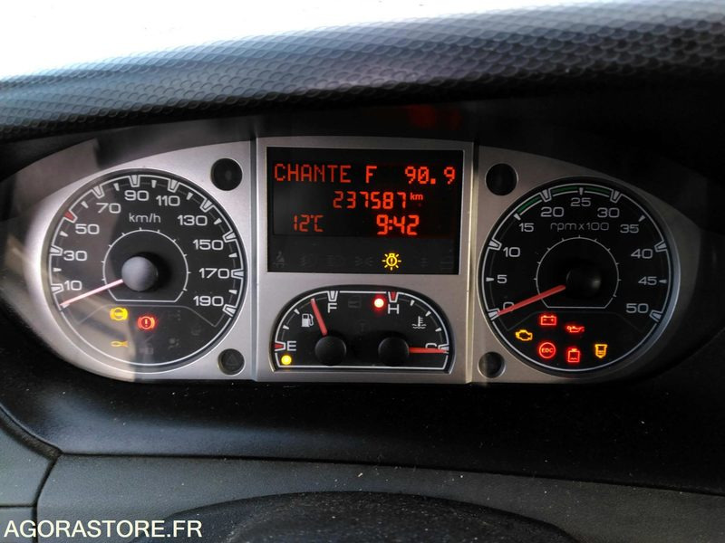 IVECO 35C13 N0 230 - Tipper van: picture 1 IVECO 35C13 N0 230 - Tipper van: picture 1