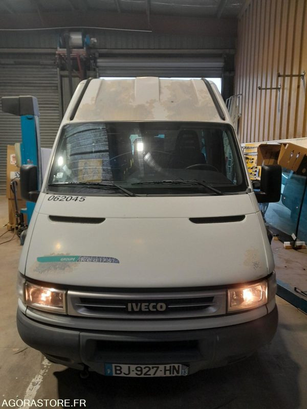 IVECO BUS DAILY N°062045 - Minibus, Passenger van: picture 1 IVECO BUS DAILY N°062045 - Minibus, Passenger van: picture 1
