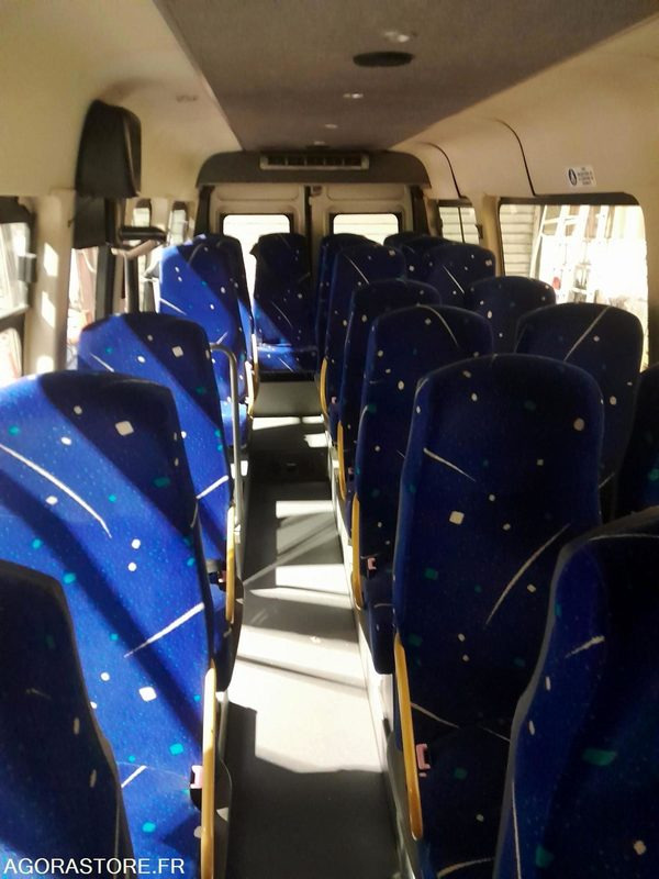 IVECO BUS DAILY N°062045 - Minibus, Passenger van: picture 4 IVECO BUS DAILY N°062045 - Minibus, Passenger van: picture 4