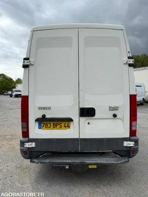 IVECO DAILY - 2003 - 173808KMS - Panel van: picture 4 IVECO DAILY - 2003 - 173808KMS - Panel van: picture 4