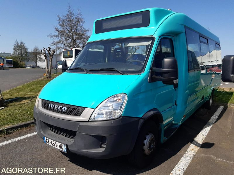 IVECO DAILY N°102036 - Minibus: picture 1 IVECO DAILY N°102036 - Minibus: picture 1