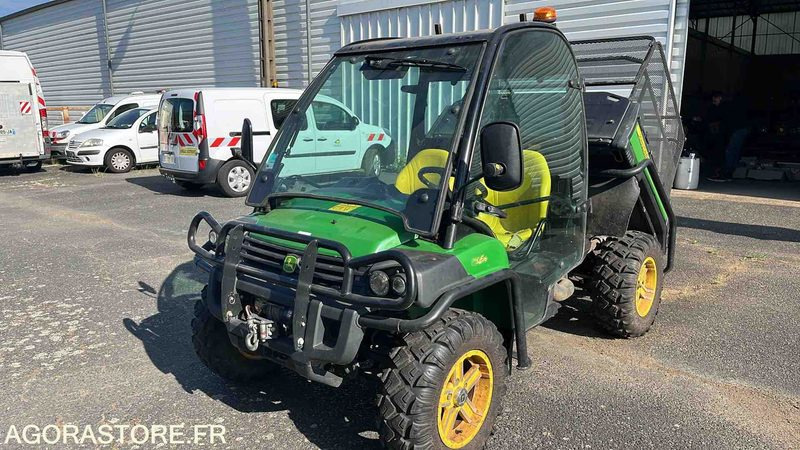JOHN DEERE XUV 4X4 - 2012 - 3142h - Side-by-side/ ATV: picture 2 JOHN DEERE XUV 4X4 - 2012 - 3142h - Side-by-side/ ATV: picture 2