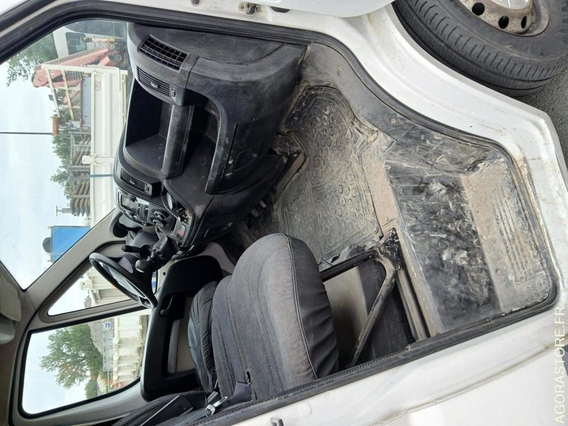 JUMPER 7 PLACES - 2015 / 194 131 KM - Panel van: picture 5 JUMPER 7 PLACES - 2015 / 194 131 KM - Panel van: picture 5