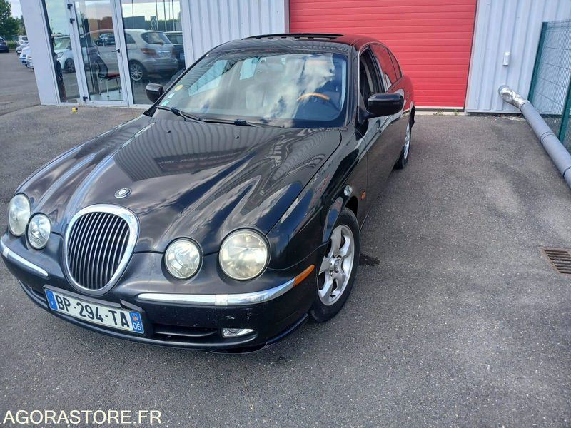 Jaguar S-Type full options - 2001 - 293400km - Car: picture 3 Jaguar S-Type full options - 2001 - 293400km - Car: picture 3