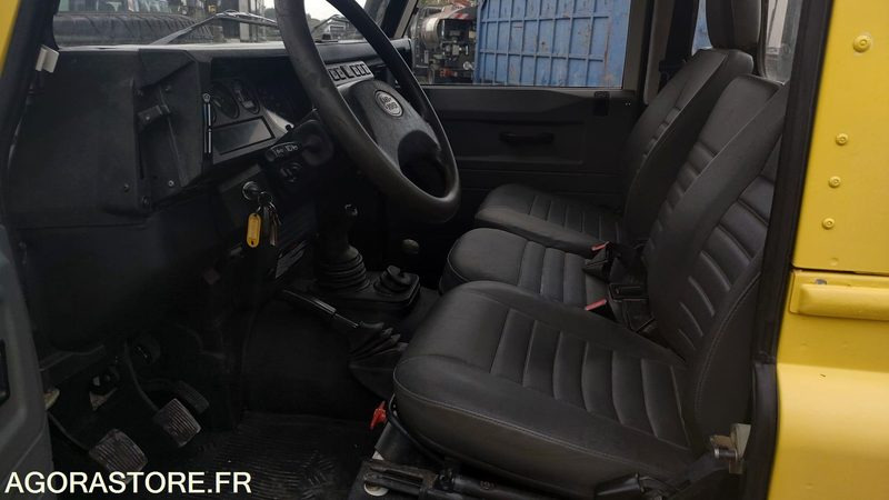 LAND ROVER DEFENDER - 2003 - 98879km - Car: picture 5 LAND ROVER DEFENDER - 2003 - 98879km - Car: picture 5