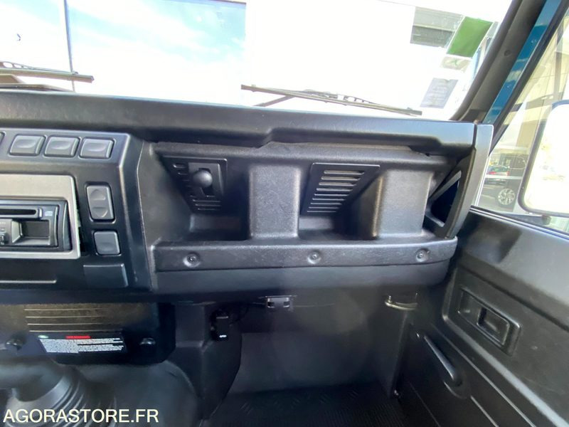 LAND ROVER DEFENDER 90 MARK IV TD5 SOFT TOP E - SUV: picture 5 LAND ROVER DEFENDER 90 MARK IV TD5 SOFT TOP E - SUV: picture 5