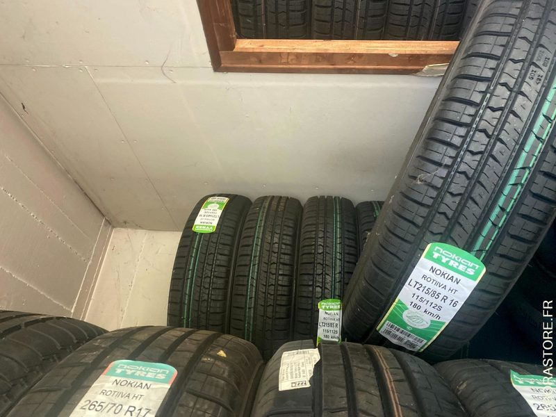 LOT DE 20 PNEUS ETE NOKIAN ROTIIVA HT LT 215/85R16 115/112S DOT 2019 (T429320) - Tire: picture 3 LOT DE 20 PNEUS ETE NOKIAN ROTIIVA HT LT 215/85R16 115/112S DOT 2019 (T429320) - Tire: picture 3