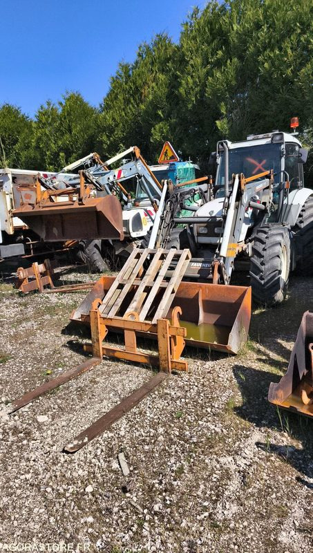 Lot Renault - Tracteur chargeur Renault ergos 105-god 0002- 2000 - 10958 et TR12 - Farm tractor: picture 1 Lot Renault - Tracteur chargeur Renault ergos 105-god 0002- 2000 - 10958 et TR12 - Farm tractor: picture 1