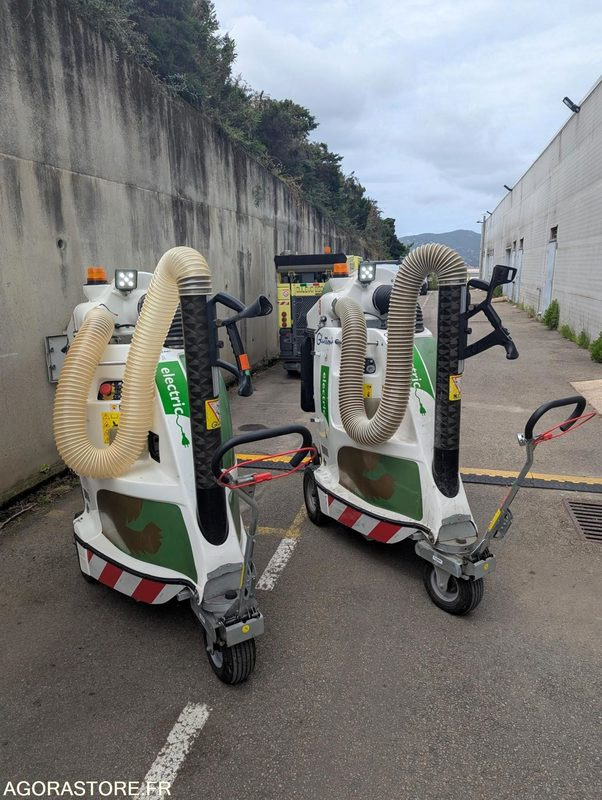 Lot de 2 Aspirateurs GLUTTON 2411 électriques - Industrial vacuum cleaner: picture 1 Lot de 2 Aspirateurs GLUTTON 2411 électriques - Industrial vacuum cleaner: picture 1