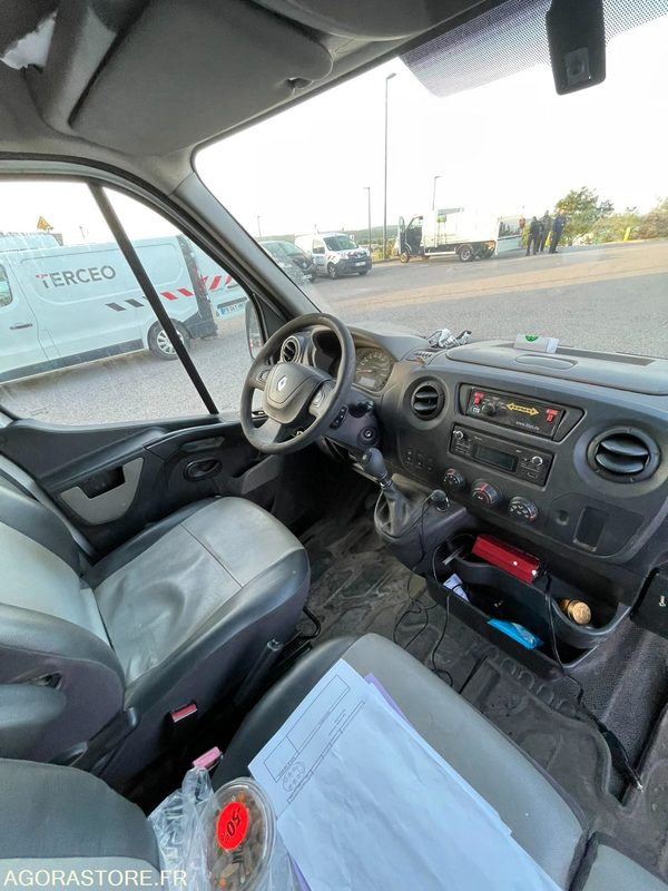 MASTER CHASSIS CABINE - 2017 / 193000 KM - Panel van: picture 3 MASTER CHASSIS CABINE - 2017 / 193000 KM - Panel van: picture 3