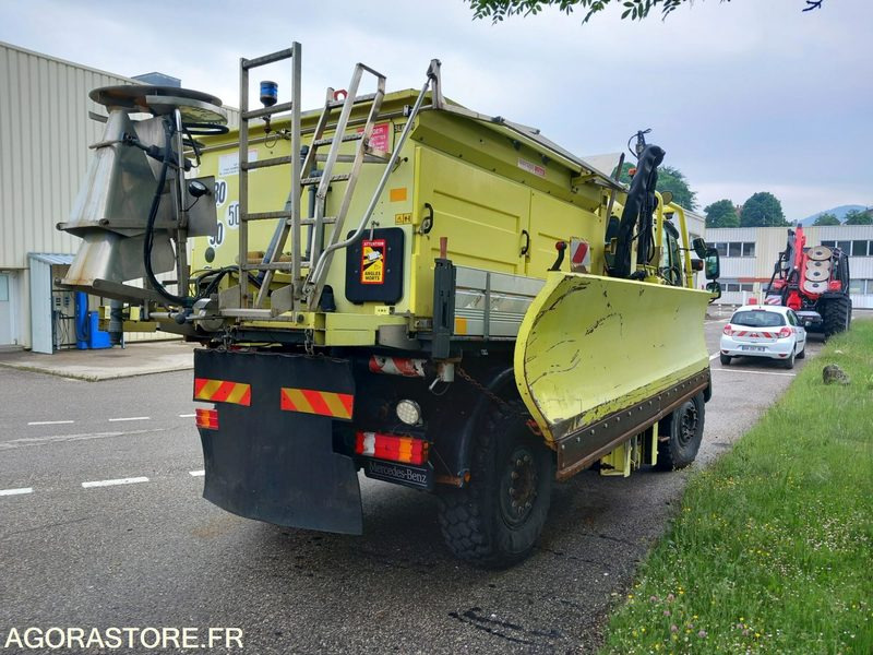 MERCEDES UNIMOG 4X4 4RD AVEC SALEUSE ET AILERONS KU0105 SL0307 AB0107 AB0107 - Snow removal vehicle: picture 2 MERCEDES UNIMOG 4X4 4RD AVEC SALEUSE ET AILERONS KU0105 SL0307 AB0107 AB0107 - Snow removal vehicle: picture 2