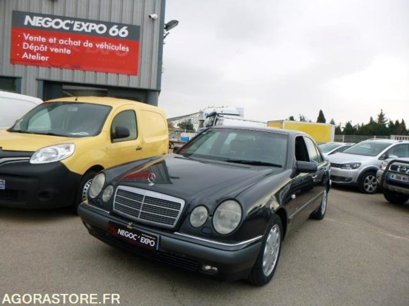 MERCEDES classe E 420 v8 W210 - 1996 - immatriculation espagnole - Car: picture 4 MERCEDES classe E 420 v8 W210 - 1996 - immatriculation espagnole - Car: picture 4