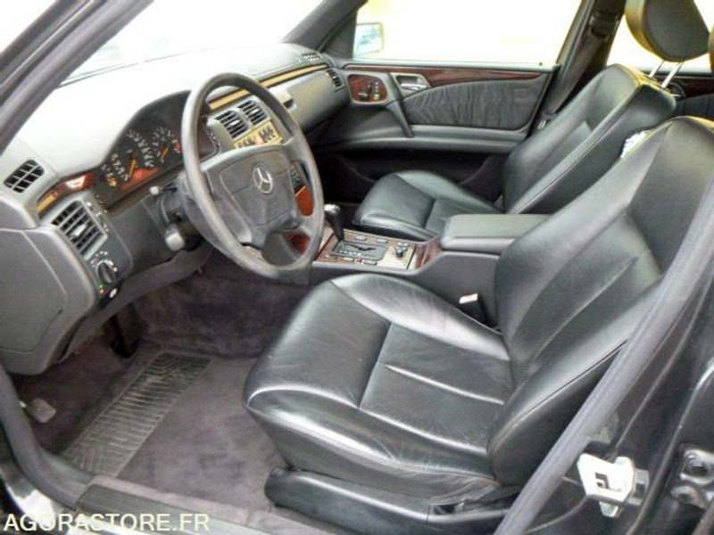 MERCEDES classe E 420 v8 W210 - 1996 - immatriculation espagnole - Car: picture 5 MERCEDES classe E 420 v8 W210 - 1996 - immatriculation espagnole - Car: picture 5