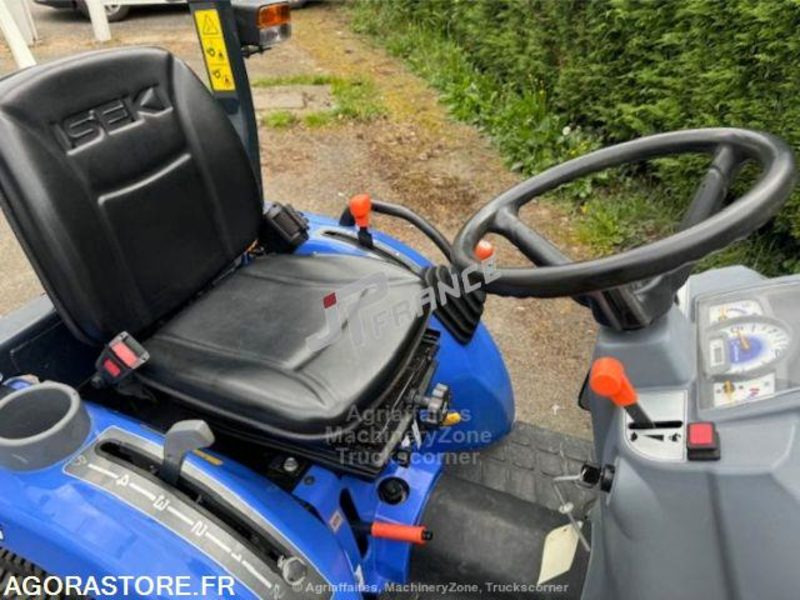 MICROTRACTEUR ISEKI 3185 16CV BOITE MECA ROUES GAZON CARTE GRISE - Farm tractor: picture 2 MICROTRACTEUR ISEKI 3185 16CV BOITE MECA ROUES GAZON CARTE GRISE - Farm tractor: picture 2