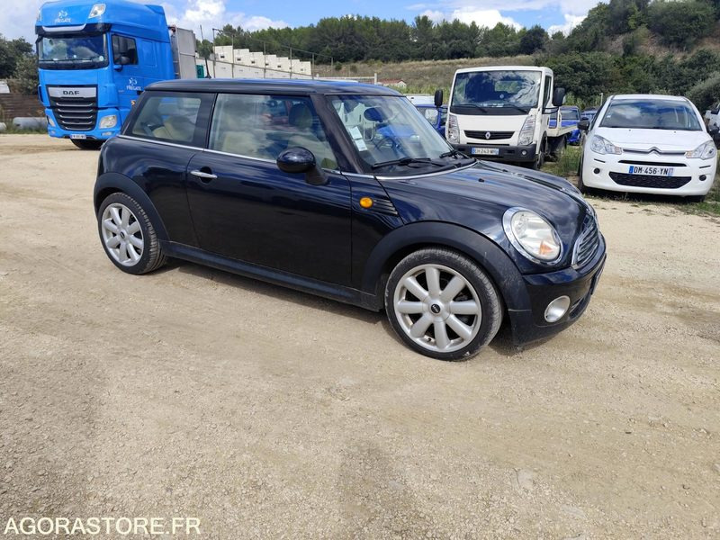 MINI COOPER 1.6 120CV - 2006 - 170500KMS - Car: picture 3 MINI COOPER 1.6 120CV - 2006 - 170500KMS - Car: picture 3