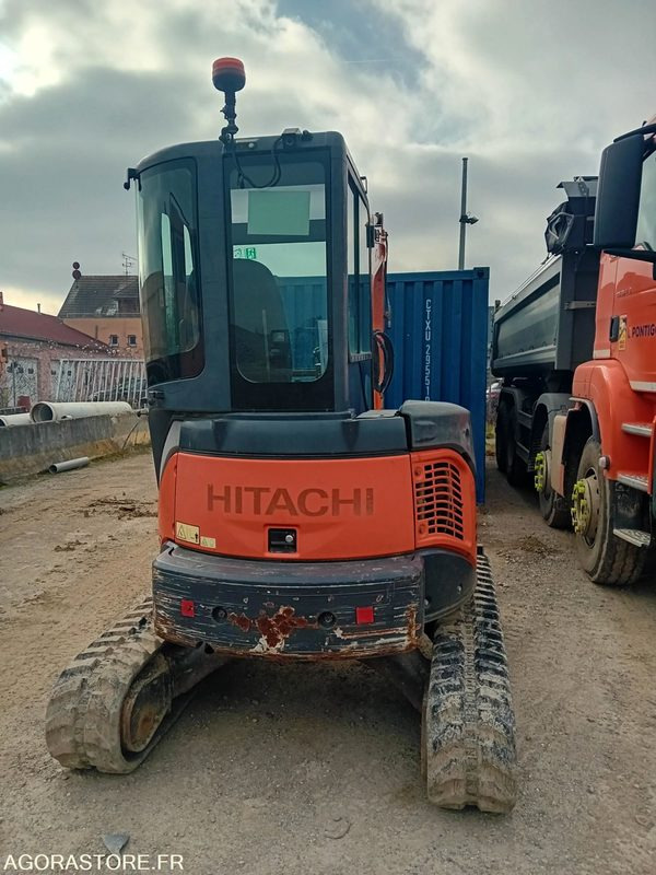 MINI-PELLE/CHENILLES HITACHI ZX38U-3CLR -- 2012 -- ENVIRON 6300 HEURES - Excavator: picture 2 MINI-PELLE/CHENILLES HITACHI ZX38U-3CLR -- 2012 -- ENVIRON 6300 HEURES - Excavator: picture 2