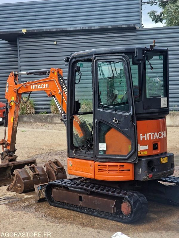 MINI PELLE HYDRAULIQUE HITACHI ZX26U-5A 2020 - 3 400heures - TRES BON ETAT - Mini excavator: picture 3 MINI PELLE HYDRAULIQUE HITACHI ZX26U-5A 2020 - 3 400heures - TRES BON ETAT - Mini excavator: picture 3