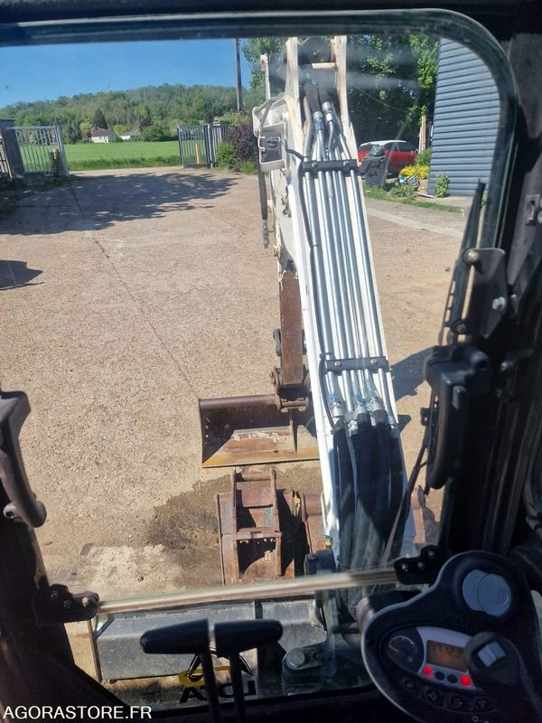 MINI PELLE SUR CHENILLE CAOUTCHOUC BOBCAT 5T E45 AVEC 3 GODETS - Mini excavator: picture 3 MINI PELLE SUR CHENILLE CAOUTCHOUC BOBCAT 5T E45 AVEC 3 GODETS - Mini excavator: picture 3